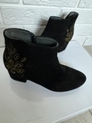 Botki Ryłko czarne rozmiar 39 skóra zamszowa