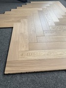 Podłoga drewniana dąb Jodelka klasyczna biały olej UV 2X