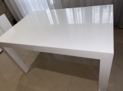 Stół biały z połyskiem glamour 