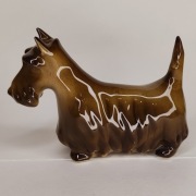 Porcelanowa figurka psa  lata 60-te Ferenc  Zsolnay 