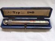Stary manometr Mercedes Benz Typ 180