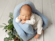 Pokrowiec na fotelik do sesji zdjęciowej noworodków w niebieskim kolorze