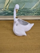 Porcelanowa figurka – łabędzie z miseczką / osłonką – dekoracja