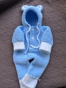 Ręcznie robiony  kombinezon niemowlęcy z kapturkiem