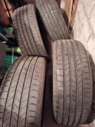 Komplet używanych opon letnich rozmiar 215/55 R18 marki KUMHO