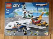 Fabrycznie zapakowany Lego samolot pasażerski i lotnisko 60262