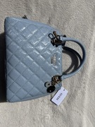 Niebieska torebka Guess
