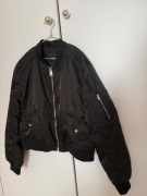 Czarna kurtka bamberka PULL&BEAR, r. L