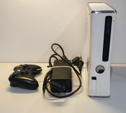 Konsola Xbox 360 slim 1439 dysk 250 + Pad Sprawna 100%