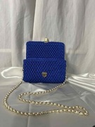 Torebka handmade – chabrowa kopertówka na łańcuszku