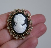 Czarna broszka kamea w stylu Retro Vintage Nowa na prezent