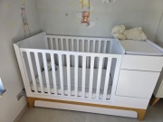 Łóżeczko UP! 70x120 rozkładane do 70x160 + biurko  Bellamy