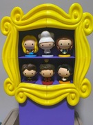 Kolekcjonerski ekspozytor / stojak na figurki Friends McDonalds - Ramka