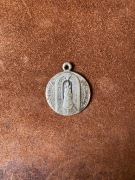 Stary medalik Madonna di Loreto