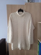 Długi bawełniany sweter oversize z golfem. Szerokość 2x53 cm