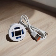 Ładowarka  samochodowa z kablem USB-TYPE C w zestawie 