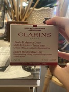 Clarins Super Restorative ujędrniający krem na dzień