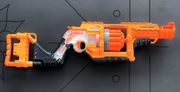 NERF Doomlands Lawbringer - rewolwer 6-strzałowy