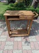 Ręcznie robiony, drewniany wózek kuchenny w stylu rustykalnym