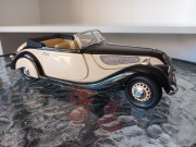 Bmw model 1:18 ..