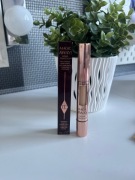 Charlotte tilbury Korektor pod oczy odcien 6 medium 