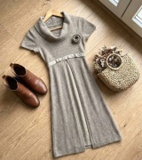 Beżowa wełniana sukienka midi z krótkim rękawem rozmiar S 