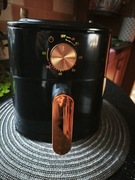 Air fryer 6 L używany tylko raz bardzo szybko się nagrzewa 