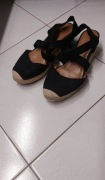 Czarne espadryle na koturnie h&m