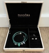 Szkatułka na biżuterię Pandora na bransoletkę Pandora na charmsy
