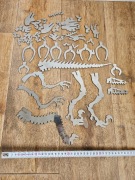 Dinozaur ze stali nierdzewnej - ozdoba