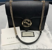 Torebka Interlocking G Small Gucci skóra cielęca ze złotymi okuciami