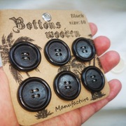 Guziki x6 Black 24mm 25mm Drewniane Lakierowane Czarne