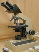 PZO Studar mikroskop biologiczny studencki, elektryczny, głowica dwuoczna
