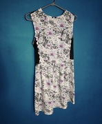 Cienka,zwiewna sukienka damska w kwiaty