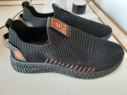 Buty sportowe czarne 40 mogą być dla chlopca albo dziewczyny