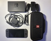 Nintendo Switch – komplet oryginalnych akcesoriów + etui + gry cyfrowe