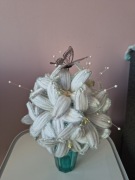 Biały bukiet kwiatów. Prezent. Rękodzieło 