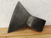 Stara  siekiera 819g.  Fabrycznie spawana 