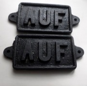 Stare 2 tabliczki AUF z windy kopalni-z materiału ebonitopodobnego.Zestaw