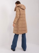 Camelowa długa kurtka zimowa z kapturem