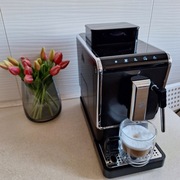 Tchibo ekspres ciśnieniowy z młynkiem do kawy i dyszą spieniającą