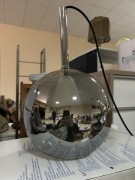 Piękny ciemny żyrandol