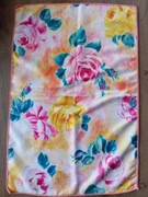 2 kolorowe ścierki kuchenne z kwiatami