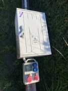 Erbetka na słupie z pełnym wyposażeniem