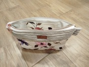 Kosmetyczka, bawełna w kwiaty i kremowy sztruks 