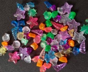 Ozdobne plastikowe kamyczki PRL