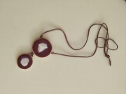 Naszyjnik ceramiczne kółka na rzemyku 