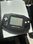 Nintendo Game Boy Advance z obudową i ekran