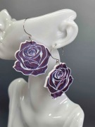 Kolczyki | Stalowe bigle i róża