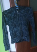 Welurowa granatowa bluza z kapturem